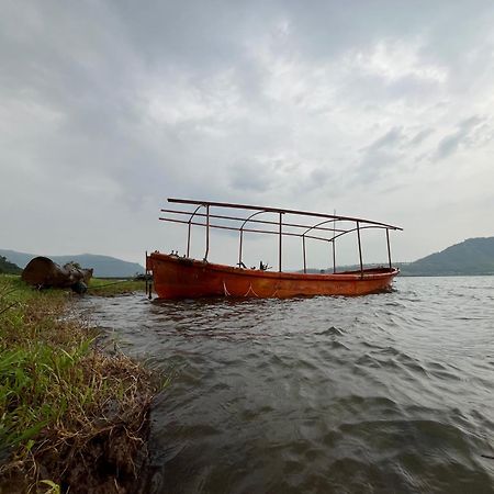 Hotel Mauli Agro Farm Dam View Resort Satara Bagian luar foto