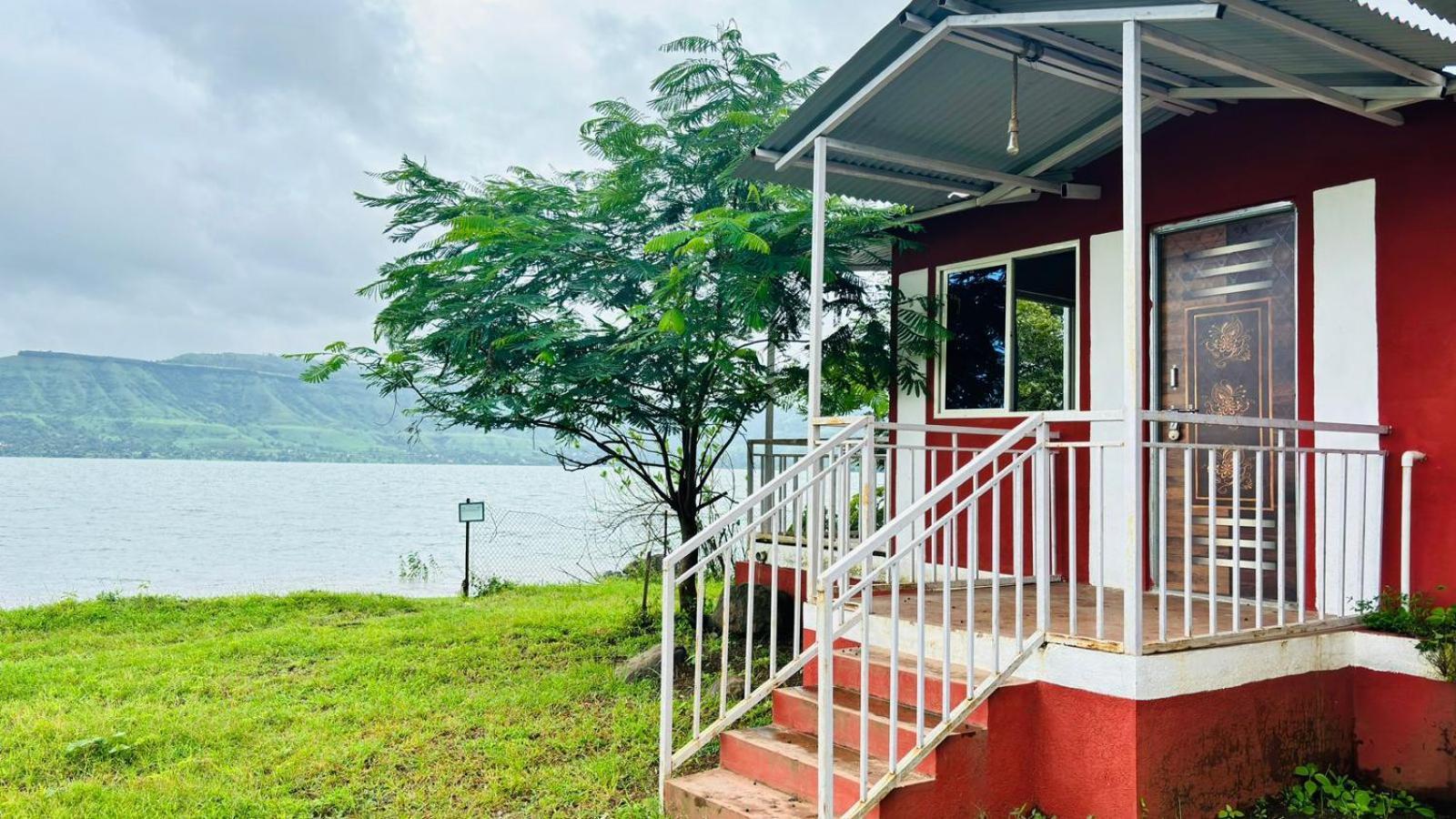 Hotel Mauli Agro Farm Dam View Resort Satara Bagian luar foto