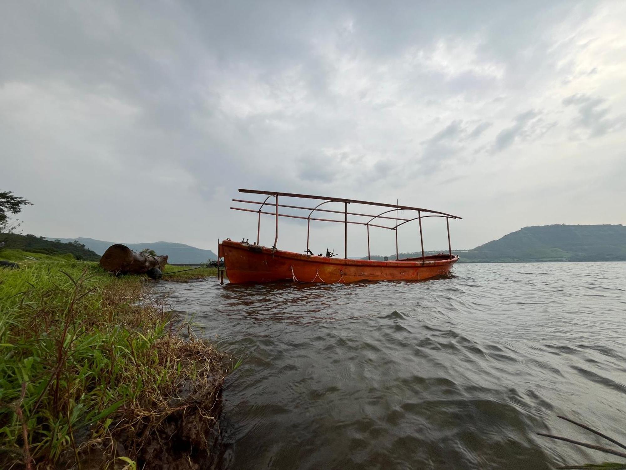 Hotel Mauli Agro Farm Dam View Resort Satara Bagian luar foto